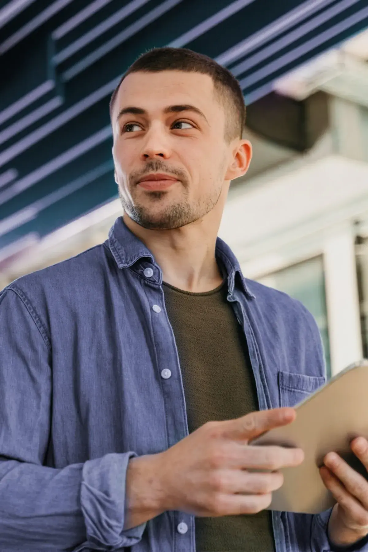 recruitee_com_big_cta_block_portrait_photo_2x